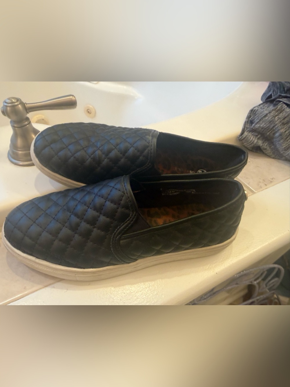 Kids Quilted Slip-On Moccasins in Black size 4